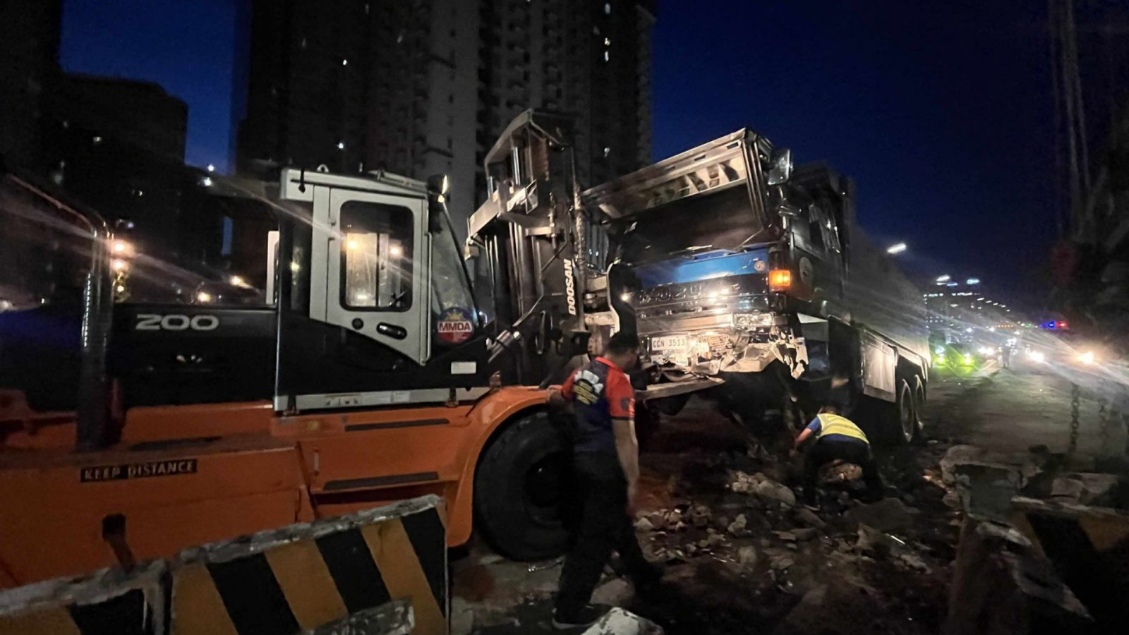 Magkasunod na truck crash sa EDSA, nagdulot ng matinding trapik