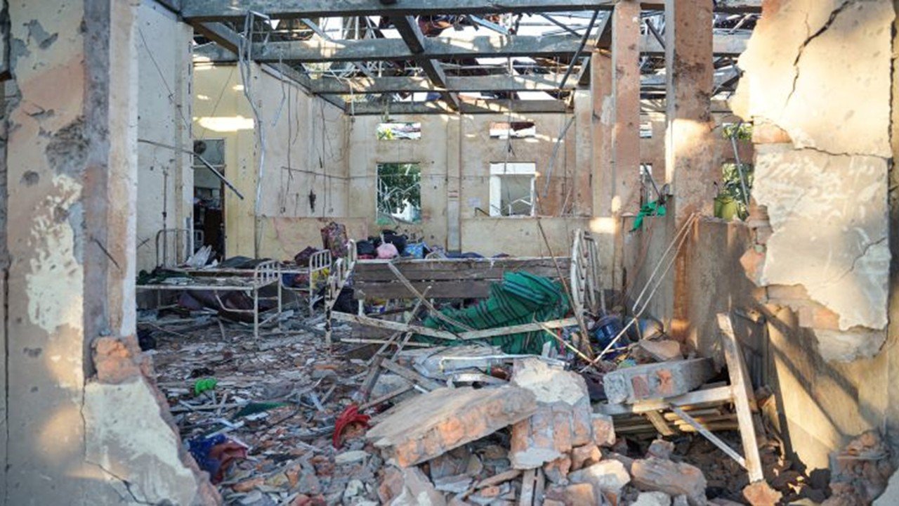 Hindi bababa sa 33 ang patay matapos bombahin ng junta ng Myanmar ang isang ospital