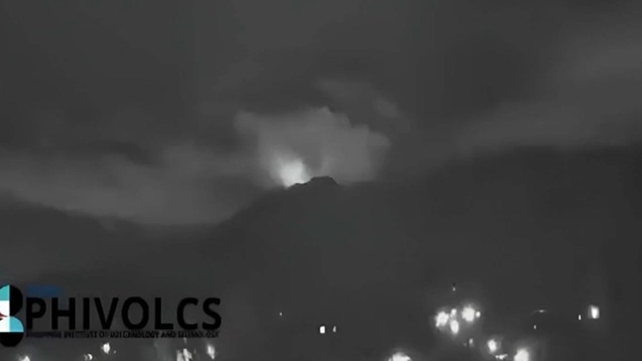 Bulkang Kanlaon, naglalabas ng sobrang init na gas; posibleng senyales ng isang pagsabog