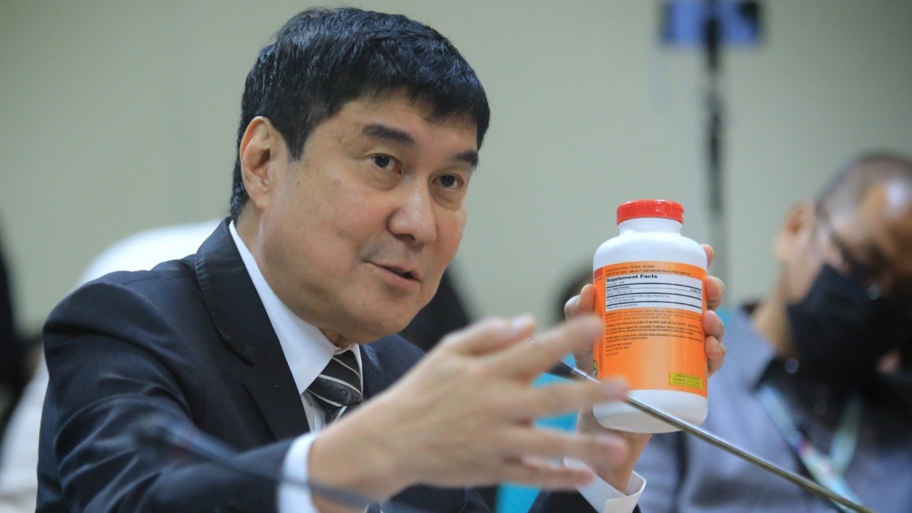 Sen. Tulfo, pinagbibitiw sa pwesto ang FDA director