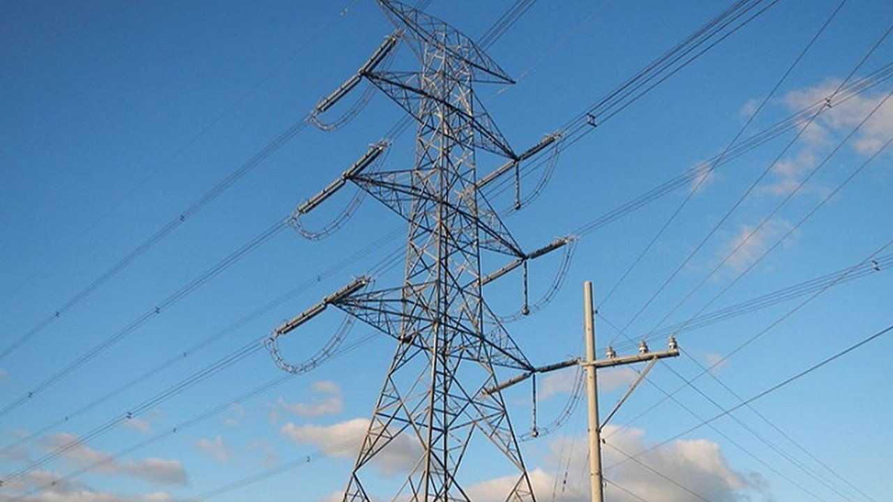 Meralco, bumababa ang singil sa kuryente ngayong Enero